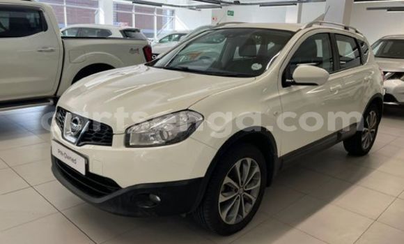 Buy Used Nissan Qashqai White Car in Ezulwini in Hhohho