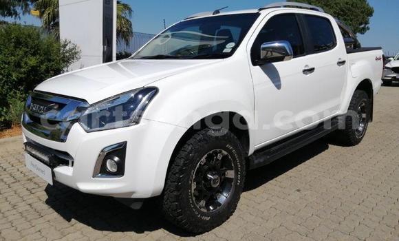 Buy Used Isuzu KB White Car in Ezulwini in Hhohho