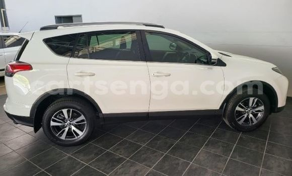 Acheter Occasion Voiture Toyota RAV4 Blanc à Ezulwini, Hhohho Acheter Occasion Voiture Toyota RAV4 Blanc à Ezulwini, Hhohho