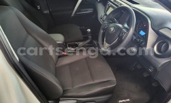 Acheter Occasion Voiture Toyota RAV4 Blanc à Ezulwini, Hhohho Acheter Occasion Voiture Toyota RAV4 Blanc à Ezulwini, Hhohho