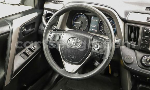 Nunua Imported Toyota RAV4 White Gari ndani ya Bhunya nchini Manzini Nunua Imported Toyota RAV4 White Gari ndani ya Bhunya nchini Manzini