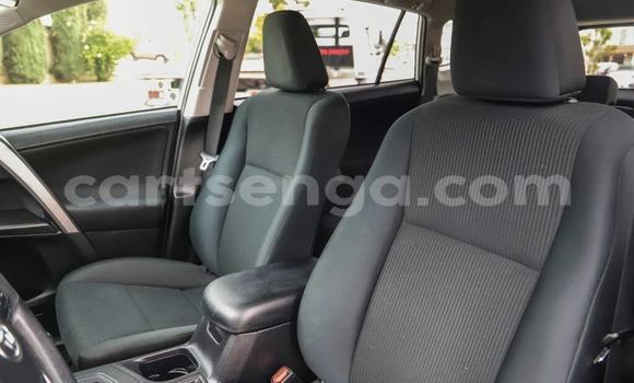 Nunua Imported Toyota RAV4 White Gari ndani ya Bhunya nchini Manzini Nunua Imported Toyota RAV4 White Gari ndani ya Bhunya nchini Manzini