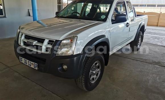 Buy Used Isuzu KB White Car in Ezulwini in Hhohho Buy Used Isuzu KB White Car in Ezulwini in Hhohho