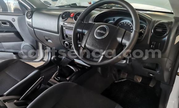 Buy Used Isuzu KB White Car in Ezulwini in Hhohho Buy Used Isuzu KB White Car in Ezulwini in Hhohho