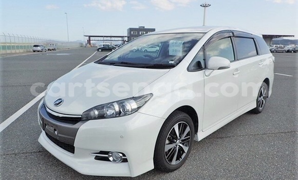 Buy Used Toyota Wish White Car in Ezulwini in Hhohho
