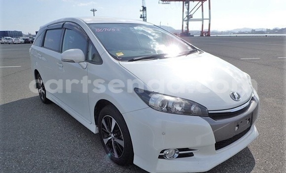 Buy Used Toyota Wish White Car in Ezulwini in Hhohho Buy Used Toyota Wish White Car in Ezulwini in Hhohho