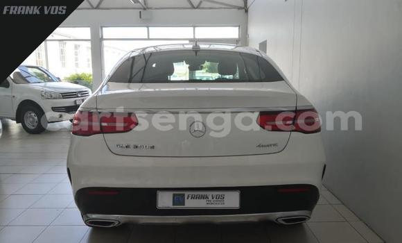 Nunua Ilio tumika Mercedes‒Benz M-klasse AMG White Gari ndani ya Big Bend nchini Wilaya ya Lubombo Nunua Ilio tumika Mercedes‒Benz M-klasse AMG White Gari ndani ya Big Bend nchini Wilaya ya Lubombo