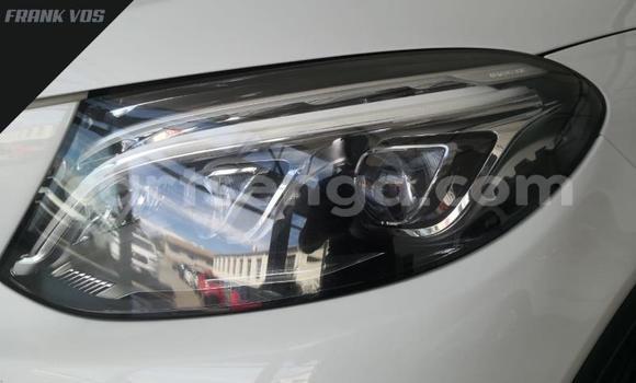 Nunua Ilio tumika Mercedes‒Benz M-klasse AMG White Gari ndani ya Big Bend nchini Wilaya ya Lubombo Nunua Ilio tumika Mercedes‒Benz M-klasse AMG White Gari ndani ya Big Bend nchini Wilaya ya Lubombo