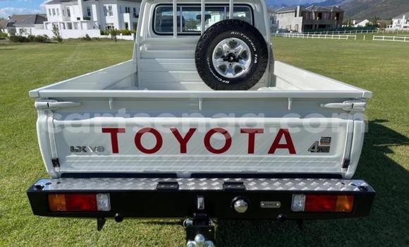 Buy Used Toyota Land Cruiser White Car in Big Bend in Lubombo District Buy Used Toyota Land Cruiser White Car in Big Bend in Lubombo District