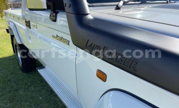 Buy Used Toyota Land Cruiser White Car in Big Bend in Lubombo District Buy Used Toyota Land Cruiser White Car in Big Bend in Lubombo District