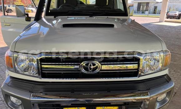 Buy Used Toyota Land Cruiser White Car in Big Bend in Lubombo District Buy Used Toyota Land Cruiser White Car in Big Bend in Lubombo District