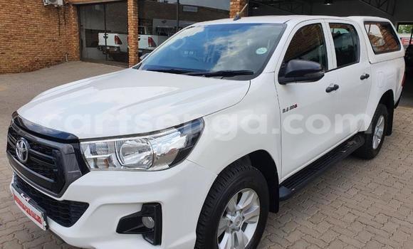 Buy Used Toyota Hilux White Car in Big Bend in Lubombo District