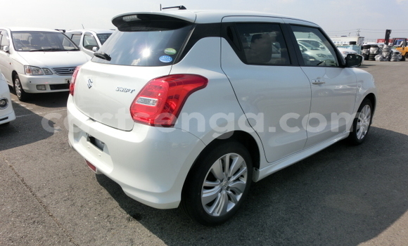 Acheter Occasion Voiture Suzuki Swift Blanc à Big Bend, Lubombo District Acheter Occasion Voiture Suzuki Swift Blanc à Big Bend, Lubombo District