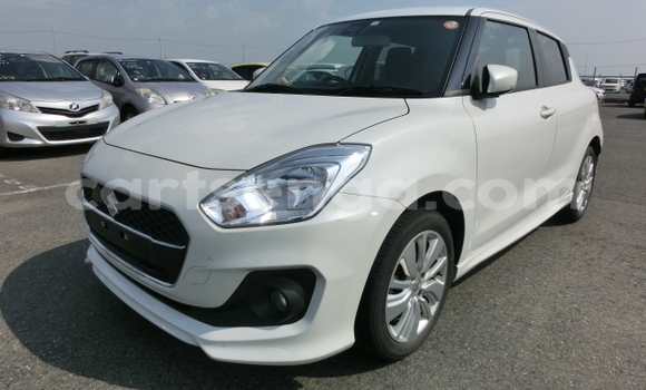 Acheter Occasion Voiture Suzuki Swift Blanc à Big Bend, Lubombo District Acheter Occasion Voiture Suzuki Swift Blanc à Big Bend, Lubombo District