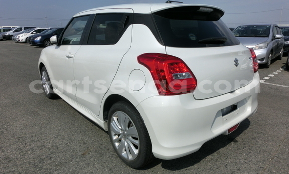 Acheter Occasion Voiture Suzuki Swift Blanc à Big Bend, Lubombo District Acheter Occasion Voiture Suzuki Swift Blanc à Big Bend, Lubombo District
