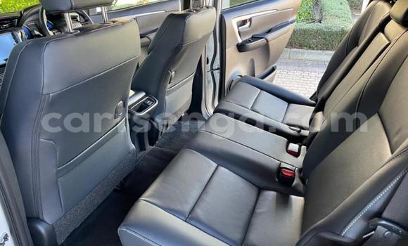 Nunua Ilio tumika Toyota Fortuner White Gari ndani ya Big Bend nchini Wilaya ya Lubombo Nunua Ilio tumika Toyota Fortuner White Gari ndani ya Big Bend nchini Wilaya ya Lubombo