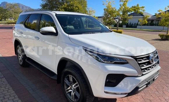 Nunua Ilio tumika Toyota Fortuner White Gari ndani ya Big Bend nchini Wilaya ya Lubombo Nunua Ilio tumika Toyota Fortuner White Gari ndani ya Big Bend nchini Wilaya ya Lubombo