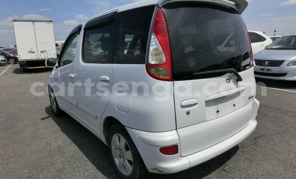 Acheter Occasion Voiture Toyota FunCargo Blanc à Big Bend, Lubombo District Acheter Occasion Voiture Toyota FunCargo Blanc à Big Bend, Lubombo District