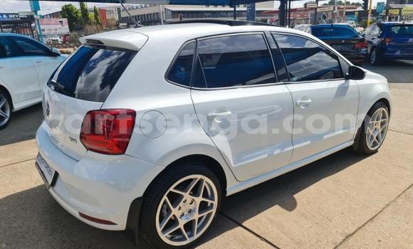 Acheter Occasion Voiture Volkswagen Polo Blanc à Big Bend, Lubombo District Acheter Occasion Voiture Volkswagen Polo Blanc à Big Bend, Lubombo District