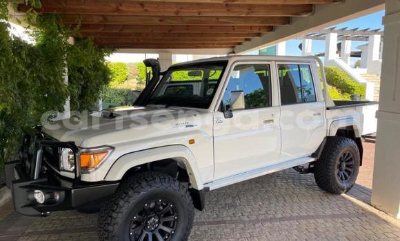 Nunua Ilio tumika Toyota Land Cruiser White Gari ndani ya Big Bend nchini Wilaya ya Lubombo Nunua Ilio tumika Toyota Land Cruiser White Gari ndani ya Big Bend nchini Wilaya ya Lubombo