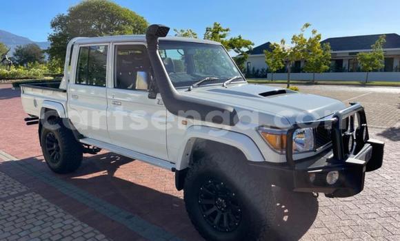 Nunua Ilio tumika Toyota Land Cruiser White Gari ndani ya Big Bend nchini Wilaya ya Lubombo Nunua Ilio tumika Toyota Land Cruiser White Gari ndani ya Big Bend nchini Wilaya ya Lubombo