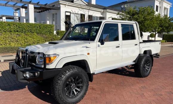 Nunua Ilio tumika Toyota Land Cruiser White Gari ndani ya Big Bend nchini Wilaya ya Lubombo Nunua Ilio tumika Toyota Land Cruiser White Gari ndani ya Big Bend nchini Wilaya ya Lubombo