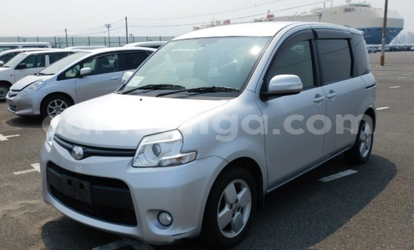 Acheter Occasion Voiture Toyota Sienta Gris à Ezulwini, Hhohho