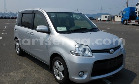 Nunua Ilio tumika Toyota Sienta Silver Gari ndani ya Ezulwini nchini Hhohho Nunua Ilio tumika Toyota Sienta Silver Gari ndani ya Ezulwini nchini Hhohho