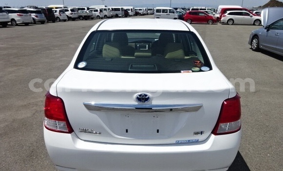 Buy Used Toyota Axio White Car in Ezulwini in Hhohho Buy Used Toyota Axio White Car in Ezulwini in Hhohho