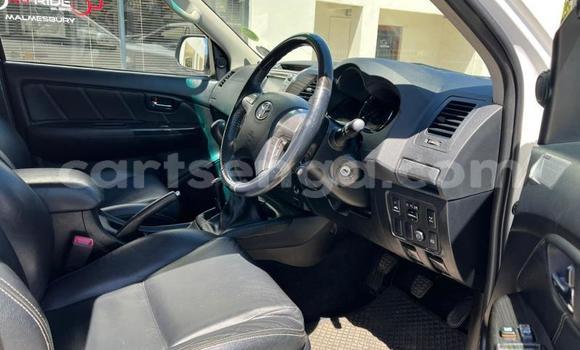 Nunua Ilio tumika Toyota Fortuner White Gari ndani ya Ezulwini nchini Hhohho Nunua Ilio tumika Toyota Fortuner White Gari ndani ya Ezulwini nchini Hhohho