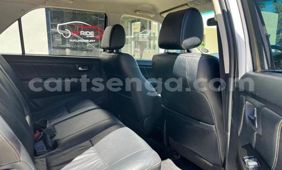 Nunua Ilio tumika Toyota Fortuner White Gari ndani ya Ezulwini nchini Hhohho Nunua Ilio tumika Toyota Fortuner White Gari ndani ya Ezulwini nchini Hhohho