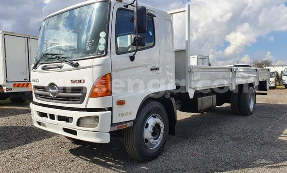 Nunua Ilio tumika Hino Ranger White Lori ndani ya Ezulwini nchini Hhohho Nunua Ilio tumika Hino Ranger White Lori ndani ya Ezulwini nchini Hhohho