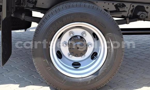 Nunua Ilio tumika Hino 300 Series White Lori ndani ya Ezulwini nchini Hhohho Nunua Ilio tumika Hino 300 Series White Lori ndani ya Ezulwini nchini Hhohho