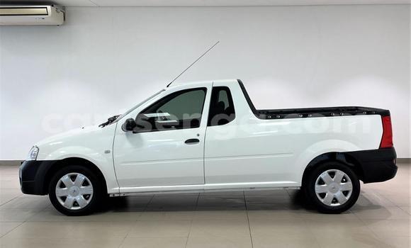 Buy Used Nissan NP 300 White Car in Big Bend in Lubombo Buy Used Nissan NP 300 White Car in Big Bend in Lubombo