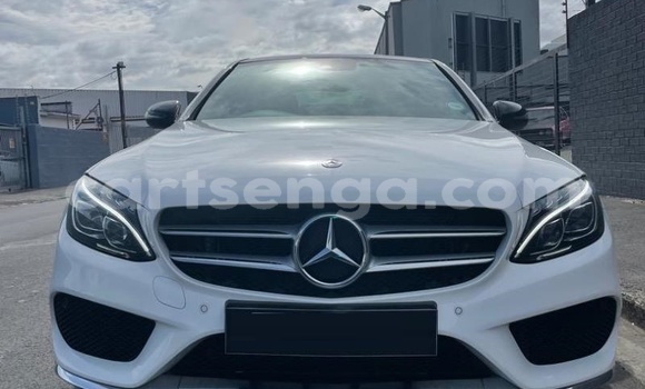Acheter Occasion Voiture Mercedes‒Benz CLA-klasse AMG Blanc à Ezulwini, Hhohho Acheter Occasion Voiture Mercedes‒Benz CLA-klasse AMG Blanc à Ezulwini, Hhohho