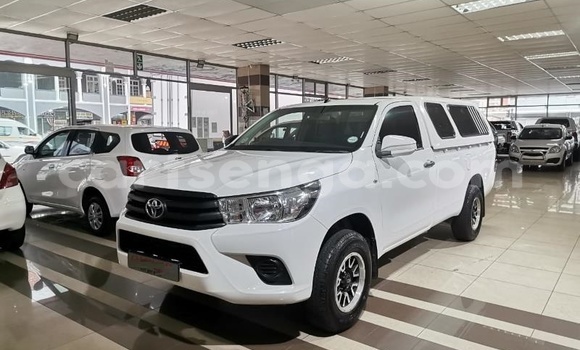 Nunua Ilio tumika Toyota Hilux White Gari ndani ya Ezulwini nchini Hhohho Nunua Ilio tumika Toyota Hilux White Gari ndani ya Ezulwini nchini Hhohho
