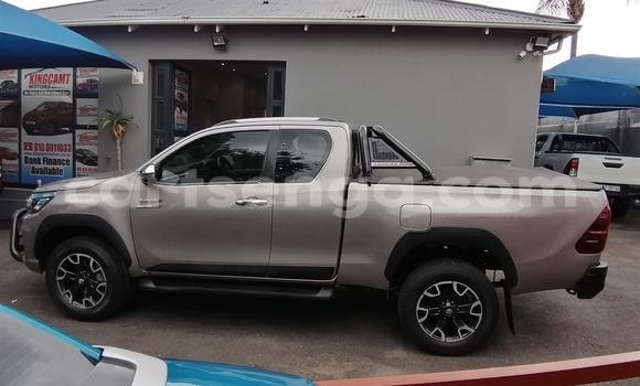 Nunua Ilio tumika Toyota Hilux Silver Gari ndani ya Ezulwini nchini Hhohho Nunua Ilio tumika Toyota Hilux Silver Gari ndani ya Ezulwini nchini Hhohho