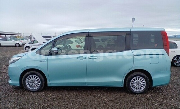 Buy Used Toyota Noah Blue Car in Ezulwini in Hhohho Buy Used Toyota Noah Blue Car in Ezulwini in Hhohho