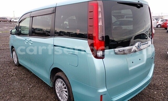 Buy Used Toyota Noah Blue Car in Ezulwini in Hhohho Buy Used Toyota Noah Blue Car in Ezulwini in Hhohho
