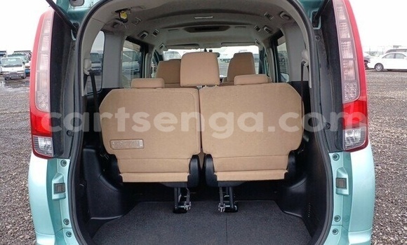 Buy Used Toyota Noah Blue Car in Ezulwini in Hhohho Buy Used Toyota Noah Blue Car in Ezulwini in Hhohho