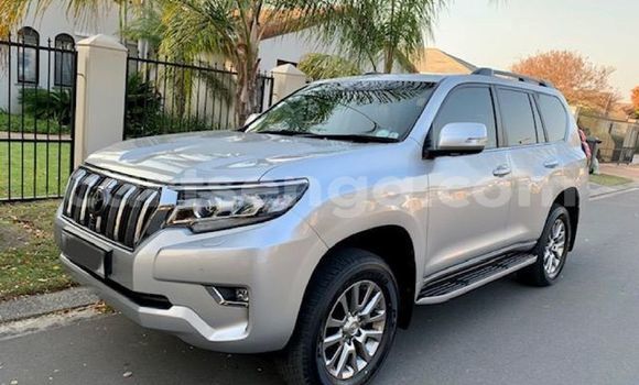 Nunua Ilio tumika Toyota Land Cruiser Prado Silver Gari ndani ya Big Bend nchini Wilaya ya Lubombo