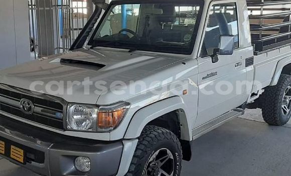 Buy Used Toyota Land Cruiser Beige Car in Mbabane in Manzini Buy Used Toyota Land Cruiser Beige Car in Mbabane in Manzini