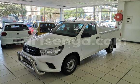 Buy Used Toyota Hilux White Car in Ezulwini in Hhohho Buy Used Toyota Hilux White Car in Ezulwini in Hhohho