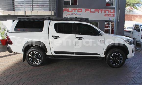 Nunua Ilio tumika Toyota Hilux White Gari ndani ya Ezulwini nchini Hhohho Nunua Ilio tumika Toyota Hilux White Gari ndani ya Ezulwini nchini Hhohho