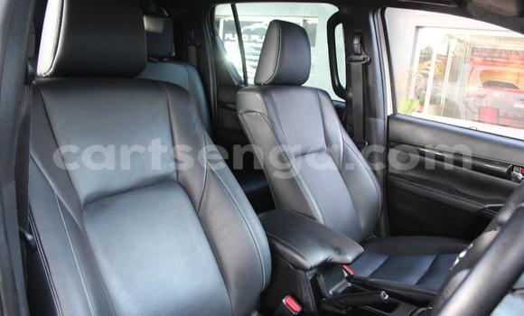 Nunua Ilio tumika Toyota Hilux White Gari ndani ya Ezulwini nchini Hhohho Nunua Ilio tumika Toyota Hilux White Gari ndani ya Ezulwini nchini Hhohho