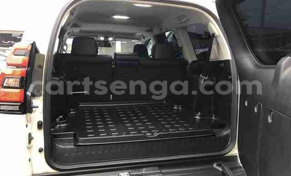 Nunua Ilio tumika Toyota Land Cruiser Prado White Gari ndani ya Big Bend nchini Lubombo Nunua Ilio tumika Toyota Land Cruiser Prado White Gari ndani ya Big Bend nchini Lubombo