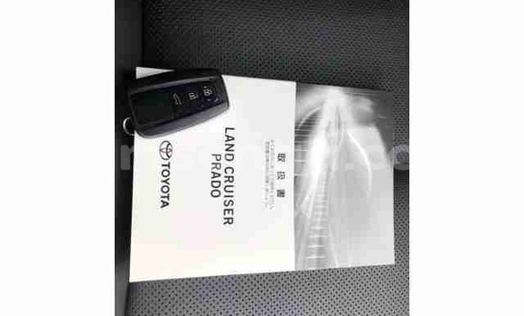 Nunua Ilio tumika Toyota Land Cruiser Prado White Gari ndani ya Big Bend nchini Lubombo Nunua Ilio tumika Toyota Land Cruiser Prado White Gari ndani ya Big Bend nchini Lubombo