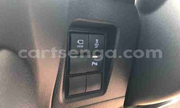 Nunua Ilio tumika Toyota Land Cruiser Prado White Gari ndani ya Big Bend nchini Lubombo Nunua Ilio tumika Toyota Land Cruiser Prado White Gari ndani ya Big Bend nchini Lubombo