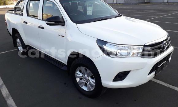 Buy Used Toyota Hilux White Car in Lavumisa in Shiselweni District Buy Used Toyota Hilux White Car in Lavumisa in Shiselweni District