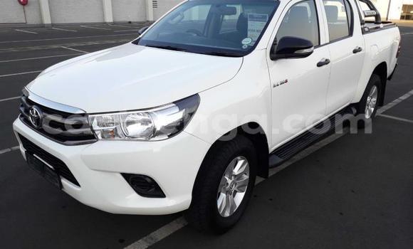 Buy Used Toyota Hilux White Car in Lavumisa in Shiselweni District Buy Used Toyota Hilux White Car in Lavumisa in Shiselweni District